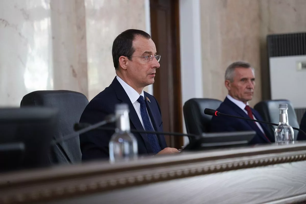 Сессия прошла под председательством Юрия Бурлачко.