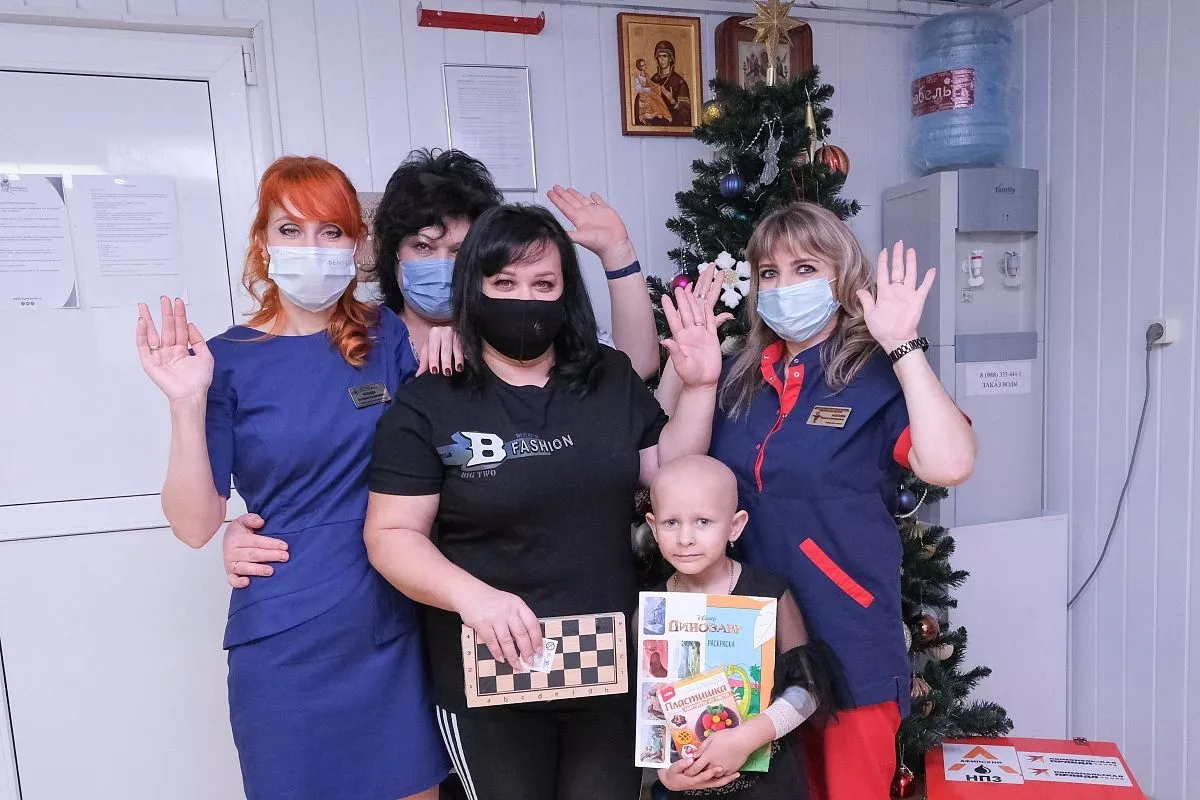 Акцию «Коробка храбрости», которая действует вот уже третий год, поддерживает персонал Детской краевой клинической больницы. Акцию «Коробка храбрости», которая действует вот уже третий год, поддерживает персонал Детской краевой клинической больницы.