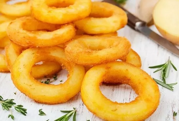 Хрустящие кольца из картошки: добавил в тёртый картофель крахмал - и хруст на весь дом