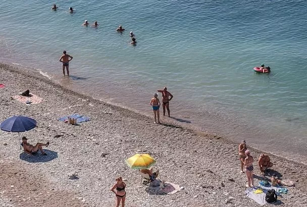 Черное море в Краснодарском крае немного остыло, но остается комфортным для купания