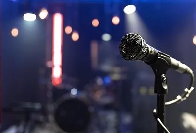 Спасибо за надбавку: певица Лолита не стала скрывать размер своей пенсии