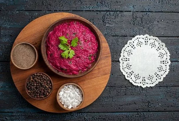 Готовлю этот сытный салат из свеклы за 15 минут! Ингредиенты самые простые, а вкус   - за миллион!