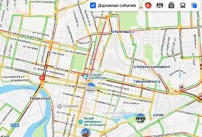 На дорогах Краснодара образовались 9-балльные пробки