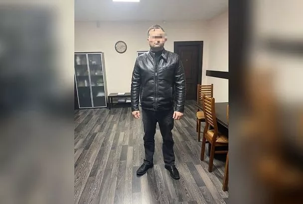 В Краснодаре полиция задержала мужчину, напавшего на старушку во время вырубки деревьев
