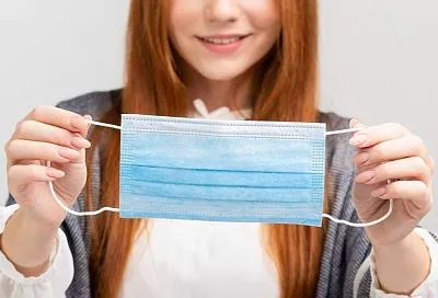 Доставайте из аптечки маски! Как осенью защититься от вирусов в транспорте и прочих местах, где много людей
