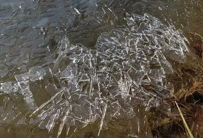 Девочка делала селфи на замерзшем озере в Краснодаре и провалилась под лед