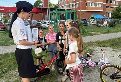 В Новороссийске сотрудники Госавтоинспекции провели акцию «Безопасный двор»