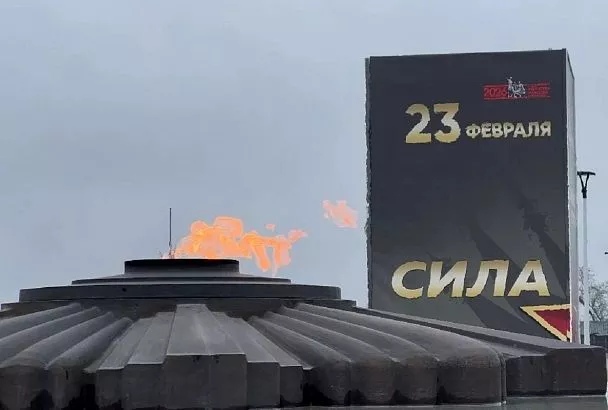 Губернатор Кубани Вениамин Кондратьев возложил цветы к Вечному огню в центре «Патриот»