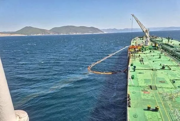 Загрязнений берега около терминала КТК под Новороссийском после разлива нефти нет