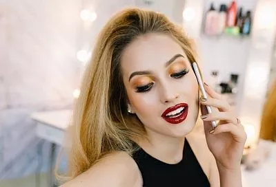 Не хлопай ресницами: веские аргументы против популярной нынче процедуры наращивания ресниц