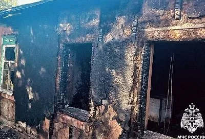 Мужчина и женщина погибли при пожаре из-за непотушенной сигареты на Кубани