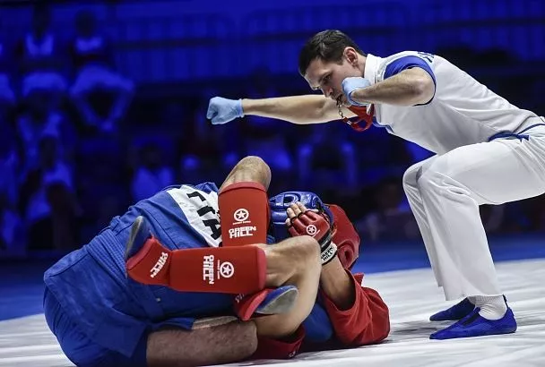 Одну золотую и четыре бронзовые медали завоевали кубанские спортсмены на чемпионате России по самбо