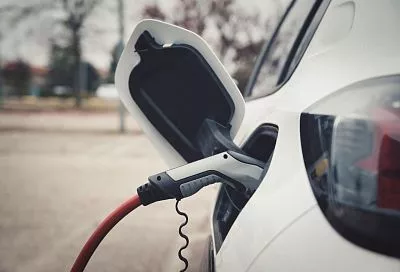 В России могут ввести льготные топливные карты для многодетных семей