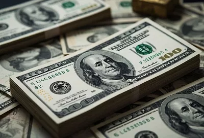 Рубль обновил минимум с сентября: расчётный курс доллара превысил 84 рубля