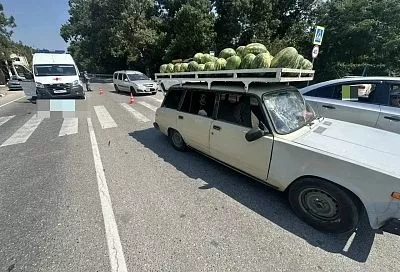Смертельное ДТП в Дивноморском: груженый арбузами «ВАЗ‑2104» сбил пешехода