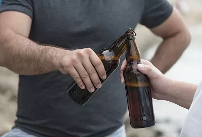 Всех алкашей разгонят: россиянам анонсировали долгожданный закон о «наливайках» 