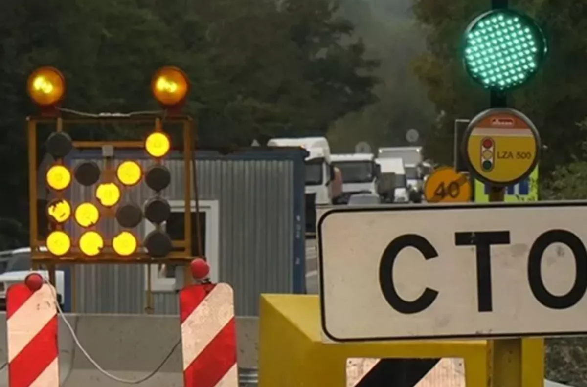 Для легковушек и в реверсивном режиме: движение восстановлено по мосту через реку Протока в Славянском районе