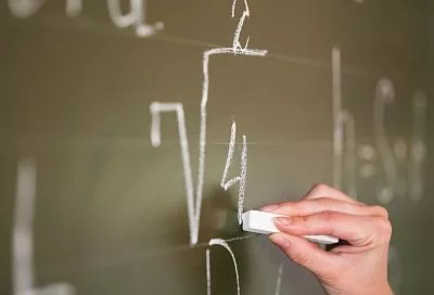 В Госдуме предложили ограничить число учеников и доплачивать учителям