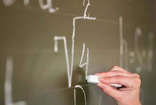 В Госдуме предложили ограничить число учеников и доплачивать учителям