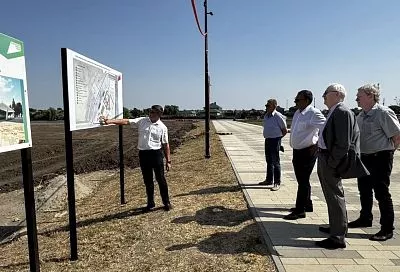 Парки, школы, досуговые учреждения: депутаты«Единой России» побывали на объектах народной программы в Краснодарском крае