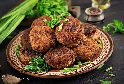 Нежные котлеты с капустой и рисом — сочные и мягкие, как пух, с первого раза