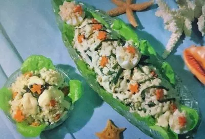 Теперь морская капуста вам точно зайдет: варю креветки так — и они превращают салат с ней в кулинарный шедевр