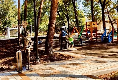 Сквер в станице Суздальской благоустраивают по нацпроекту