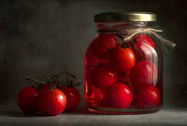 Помидоры без соли и уксуса: заготовка, которая хранится целый год