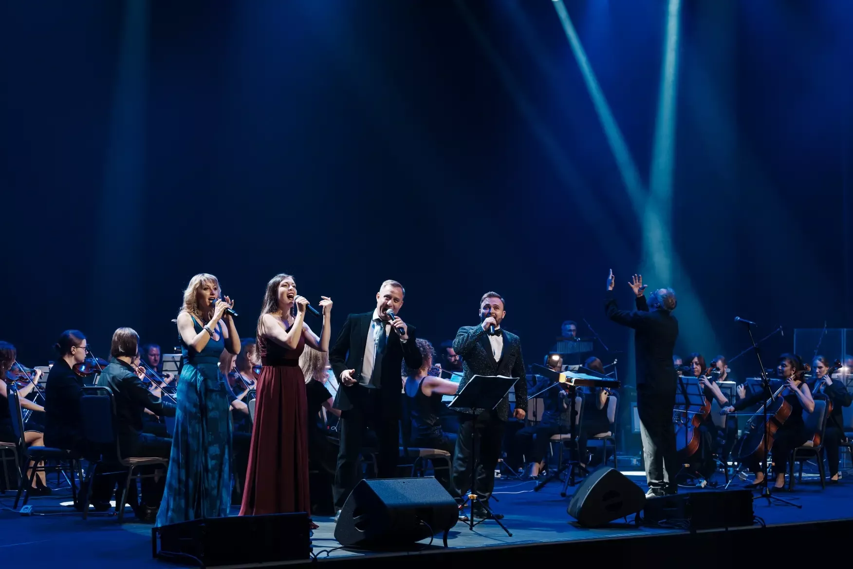 СИМФОТЕКА: Хиты 90-х под аккомпанемент оркестра RED Orchestra – ностальгия с симфоническим размахом