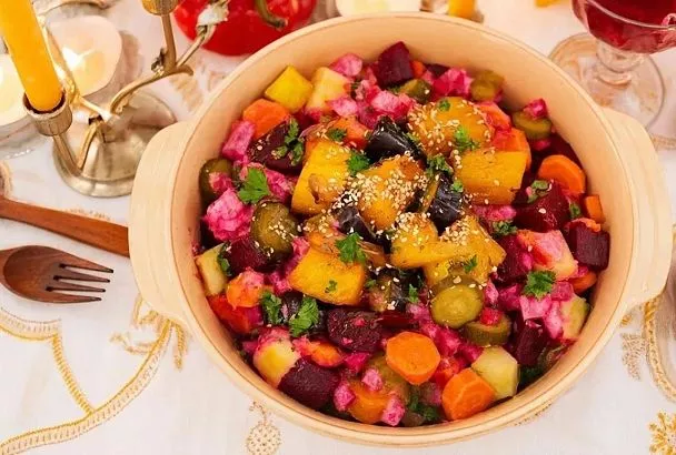 Яркий винегрет для Сочельника: постный салат, который покорит даже тех, кто не постился