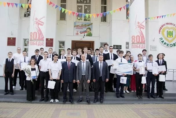 Из-за парты – в «цифру»: как тихорецкие школьники получают путевку в мир IT-технологий