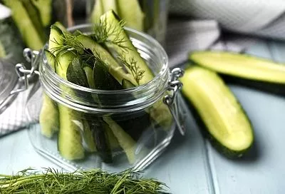 Хрустящее лето за 5 часов: ваш идеальный рецепт малосольных огурцов в мешочке