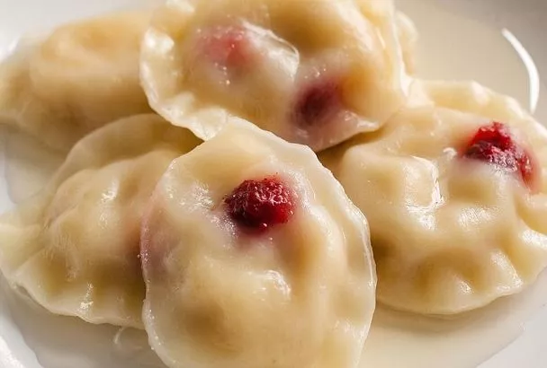 Три секретные добавки для нежнейшего теста вареников: тонкого, эластичного, вкусного и экономичного