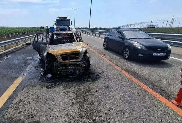Два человека получили ожоги в массовом «огненном» ДТП на Кубани