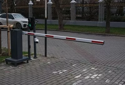 На муниципальных парковках закрытого типа в Краснодаре запустили новый сервис оплаты