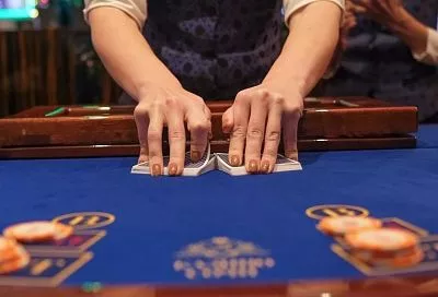 Ставки сделаны. В Сочи турист решил отыграться и спустил в казино все сбережения своей девушки