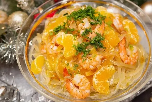 Новогодний салат «Изумрудная шапка» вместо Оливье: лёгкий, яркий и изысканный — за 20 минут