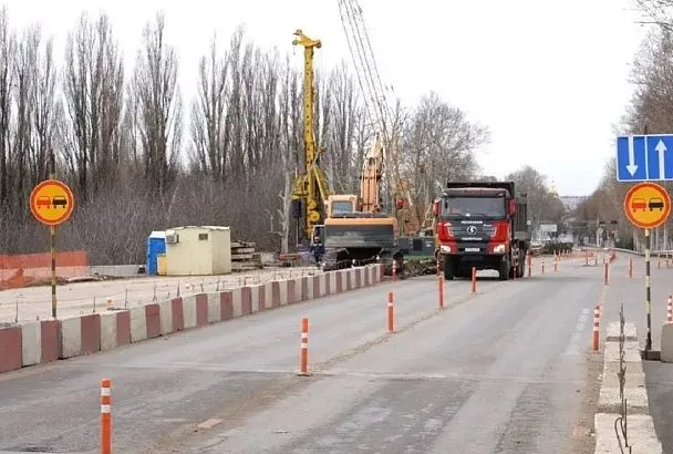В Краснодаре Фадеевский путепровод закрыли до сентября 2026 года