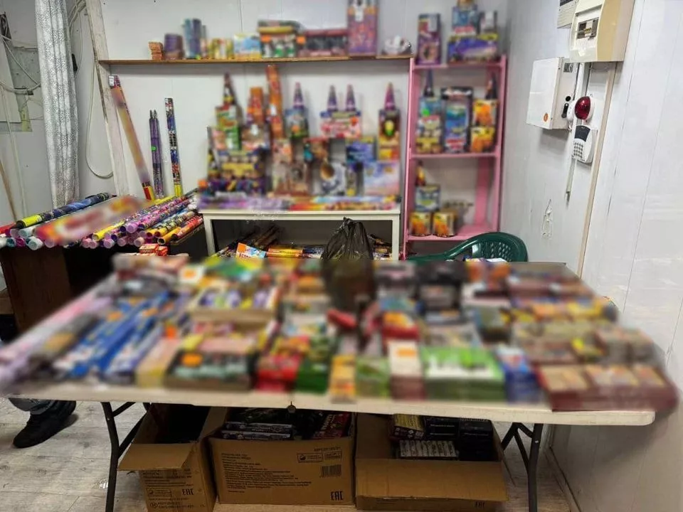 В Сириусе полиция изъяла более 300 единиц нелегальной пиротехники