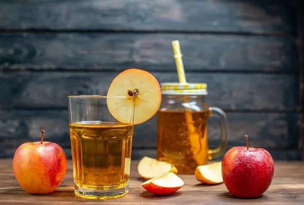 Подсмотрела у блогера рецепт приготовления вкусного домашнего яблочного кваса. Теперь готовлю его через день