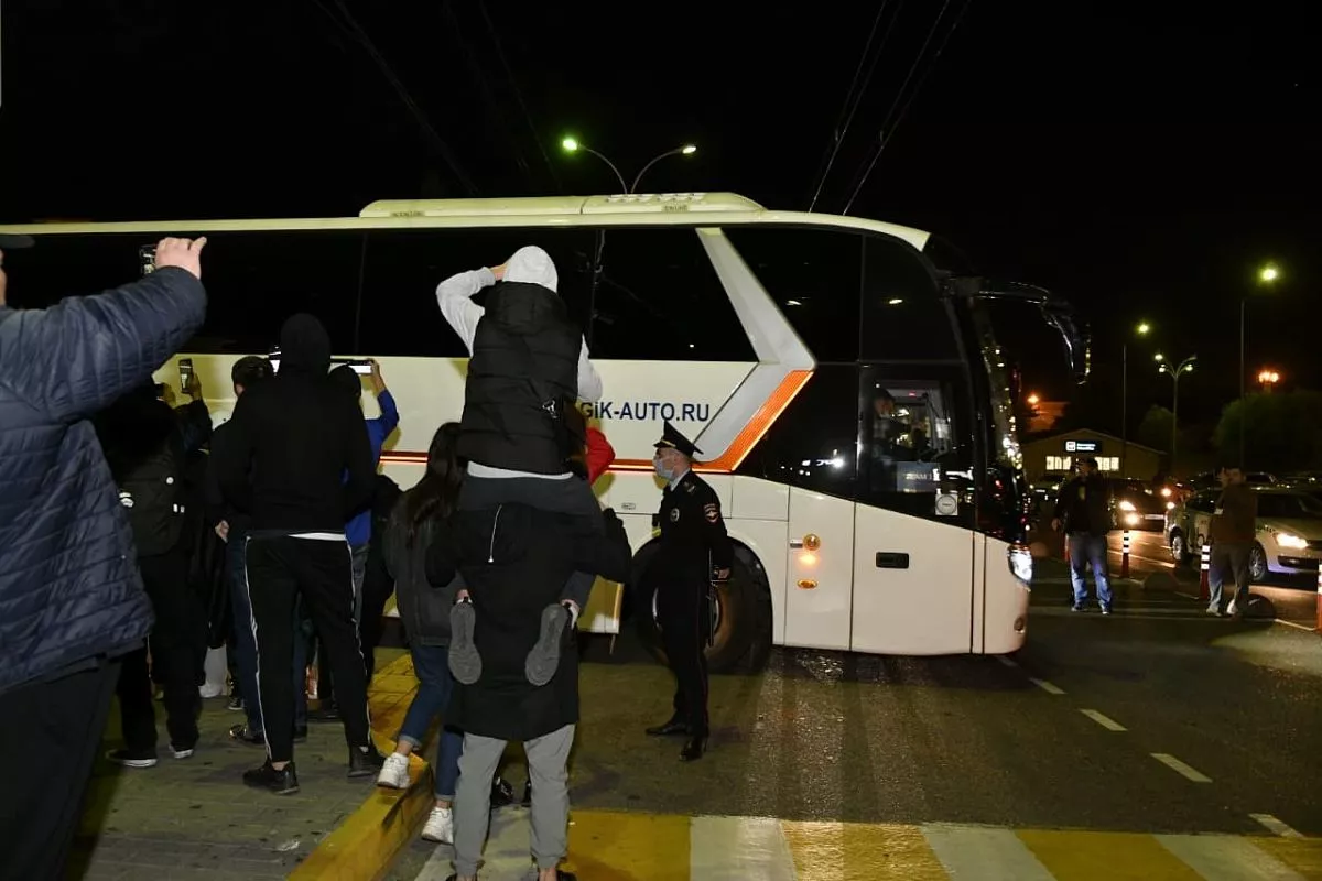 Футболисты "Челси" прилетели в Краснодар Футболисты "Челси" прилетели в Краснодар