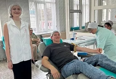 Спасибо, донор: на базе станции переливания крови в Краснодаре прошла акция, в которой приняли участие волонтеры-медики