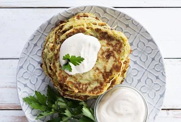 Котлеты из лука: соседка рассказала, как она их готовит так, что многие думают, будто это мясо