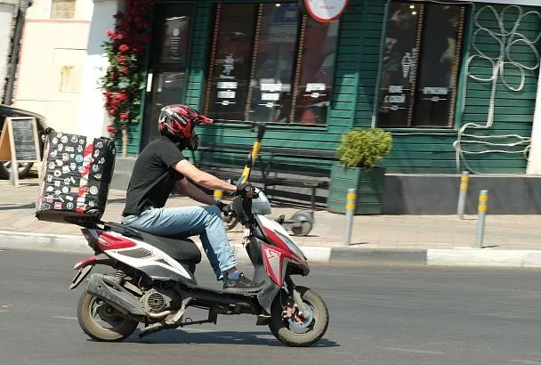 Краснодарский край вошел в число регионов с самым высоким спросом на курьеров