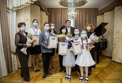 Обладателями краевой премии в области культуры и искусства стали 50 юных жителей Кубани 