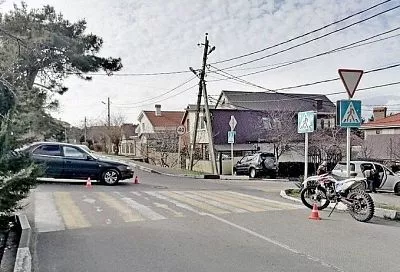 В Геленджике 17-летний мотоциклист получил травмы при столкновении с автомобилем «Тойота Камри»