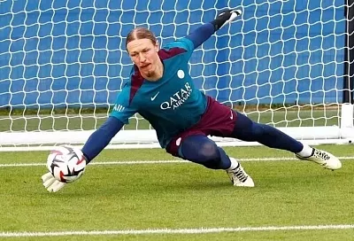 В «ПСЖ» не видят российского голкипера Матвея Сафонова основным вратарем в будущем