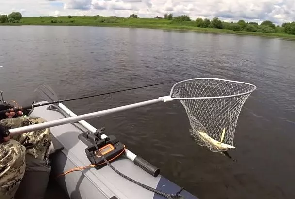 Троллинг-рыбалка весной: на что клюет щука и судак? 3 приманки, которые не оставят без улова