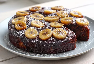 Шоколадный пирог с бананами на сковороде вкуснее торта: нежный, ароматный и без духовки за 20 мин