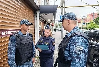 19 штрафов побудили жительницу Сочи снести незаконные строения на земле санатория